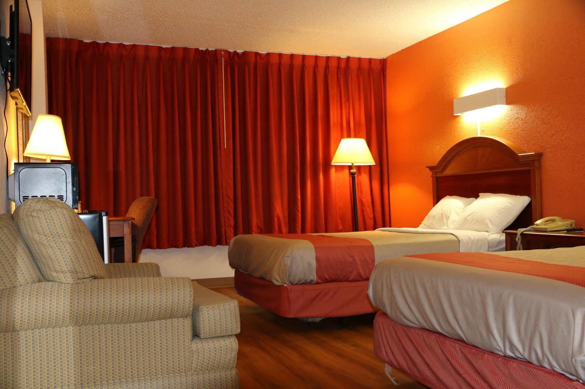 Sky Hotel At Tulsa Airport Екстер'єр фото